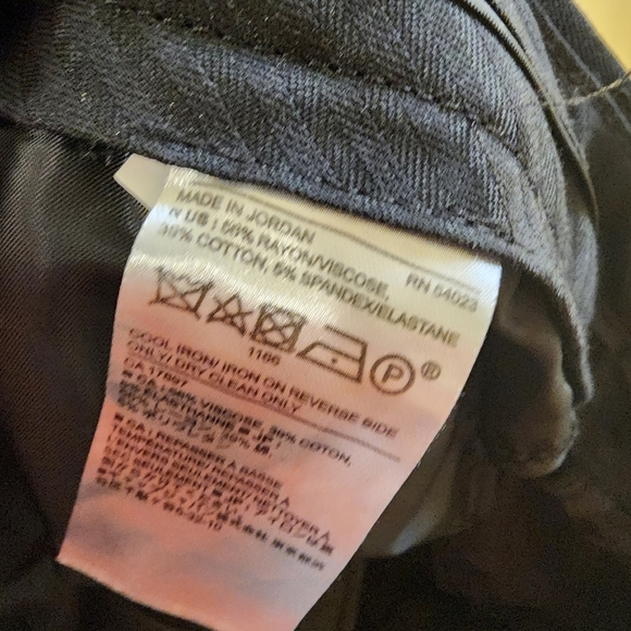 Banana Republic black capri slim fit pant size 10P - Picture 11 of 12